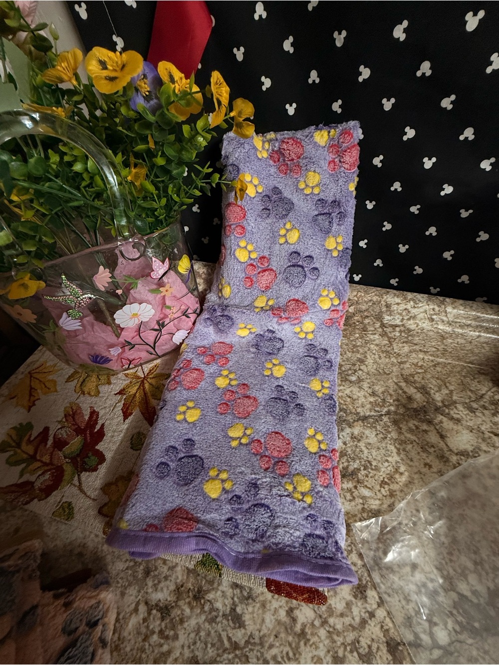 Plush Purple Paw-Print Dog Blanket - Cozy Pet Bedding 34X40 inches